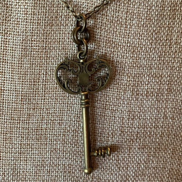 Skeleton key Pendant Necklace 30” Chain New - Picture 4 of 8